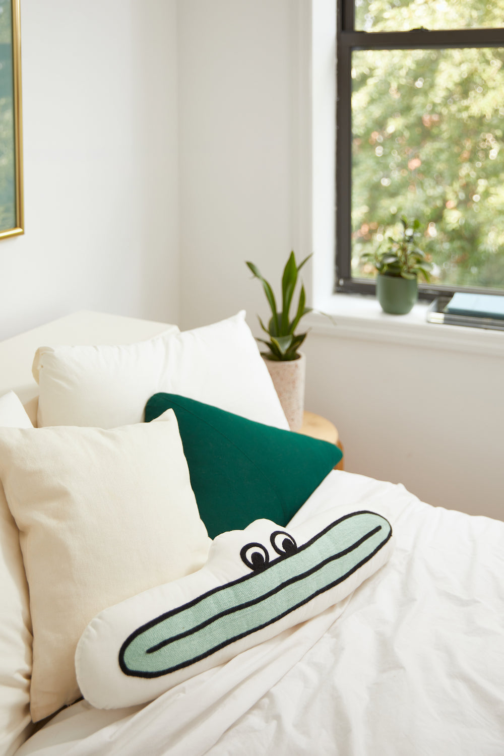 Aelfie Pillow Frog – MOX STUDIO - Main Image